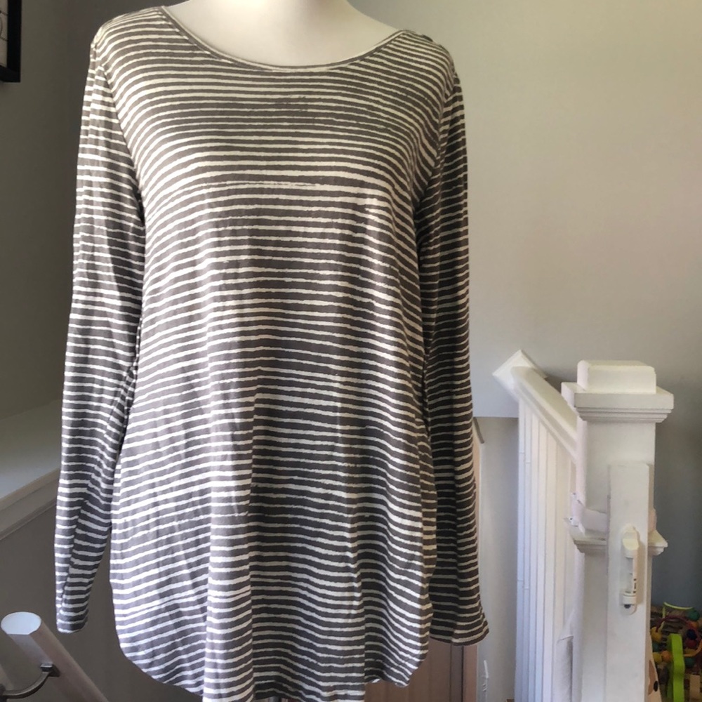 NWT mossimo long sleeve gray & white shirt L